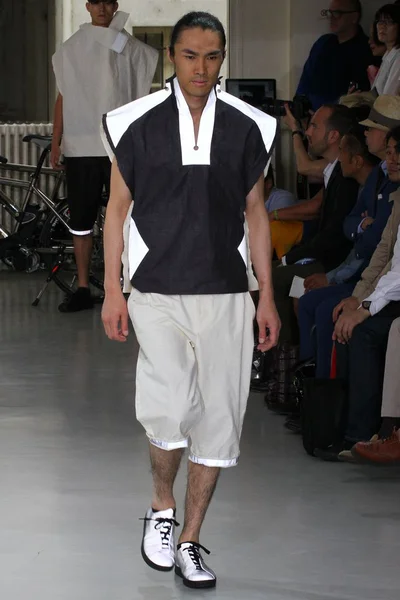 Look 37
